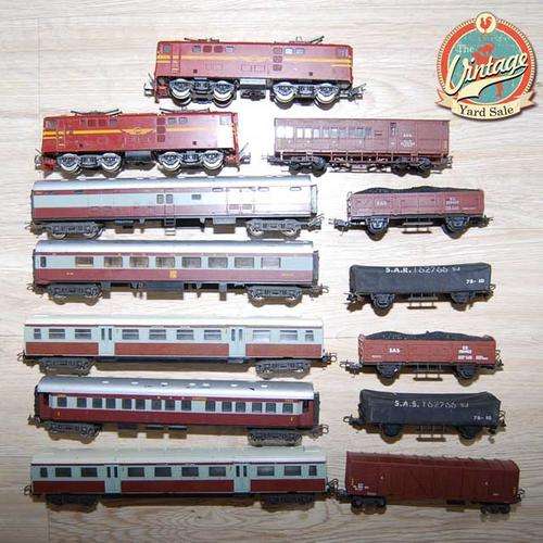 LIMA SAR Train Set (E919, Incl Track, Johburg, Pretoria and Sabi coaches)