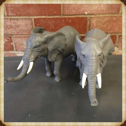 2 Large Vintage Hard Plastic Elephants(+-280 x 200)