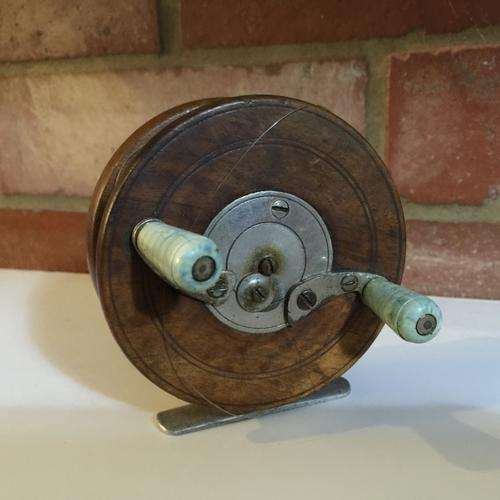 VINTAGE WOODEN FISHING REEL - MILWARD BARTLEET -MADE IN ENGLAND