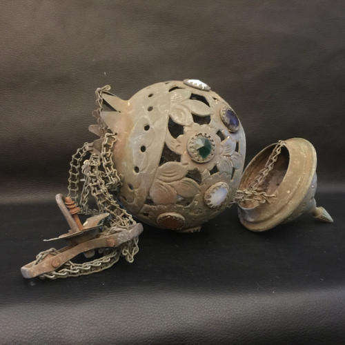 Antique Hanging Lamp (Open and Closes)