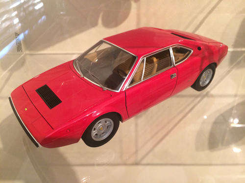 1/18 scale Hot Wheels Elite Ferrari 308 GT/4