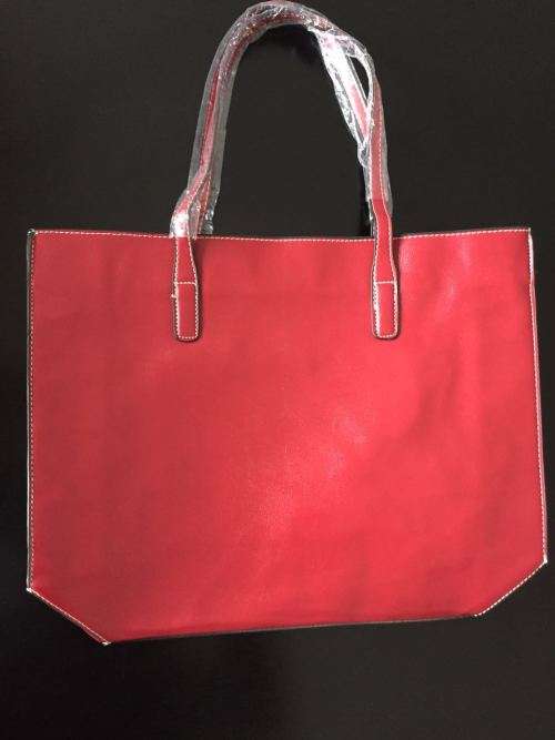 Simply design wild match large handbag. Wine Red color. Stock in ZA