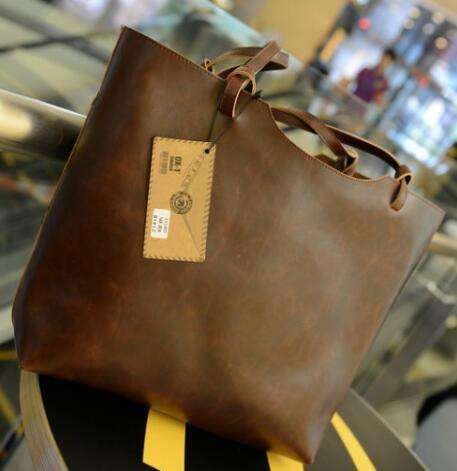 High quality and classic 2 pieces big capacity fashion bag. Brown color