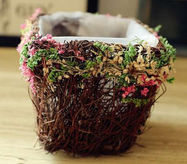 Clearance Price! Beautiful straw vase square. 3 pieces inclued. 100% hand-made. Was R159