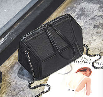 All-match small shell bag. Black color. Stock in ZA.