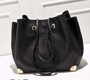 Clearance Price! Amazing design ladies large handbag with strap and inner nubuck bag. Black color.