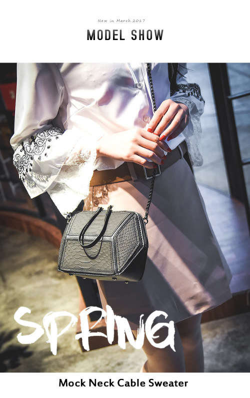 Crocodile pattern small fashion shoulder chain handbag, also can be a clutch. White color