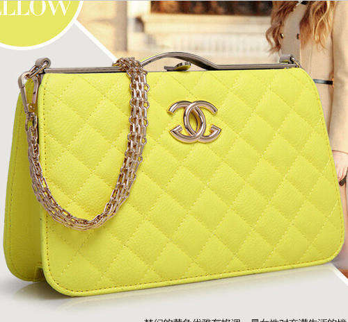 Elegant famous design wild match handbag. Yellow color. Shipping fee R30