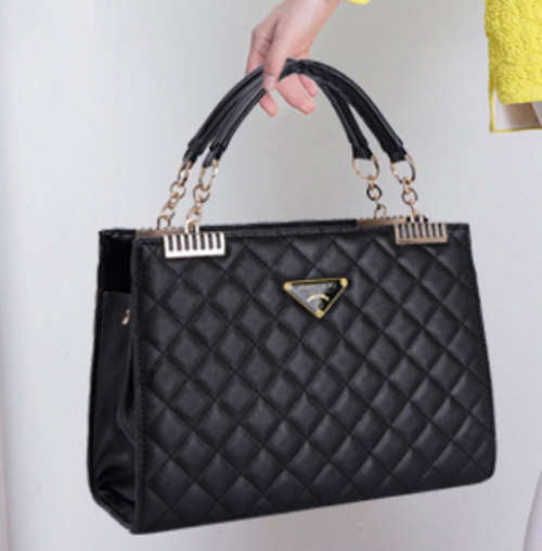 Big brand style wild use ladies bag. Black color.  Stock in ZA, no custom fee!