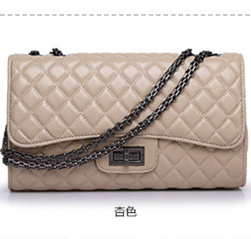 High quality tungsten steel chain vogue handbag. Color Apricot. Stock in ZA