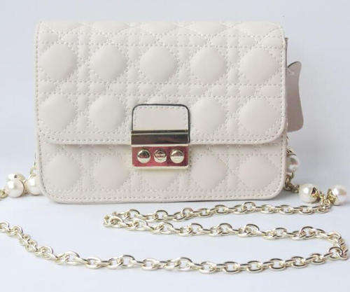 Genuine leather classic dating handbag, chain with pearls. Rice color. Stock in ZA