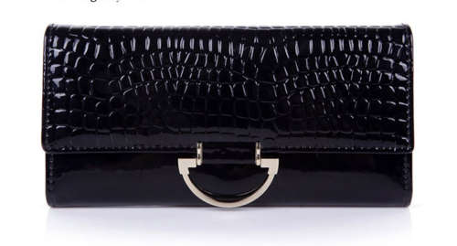 Enamelled leather crocodile pattern ladies purse. Black color.