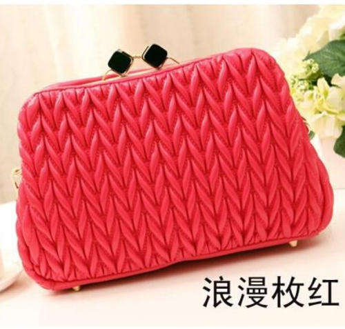 Vintage design! retro flip style ladies chain handbag. Rose color.