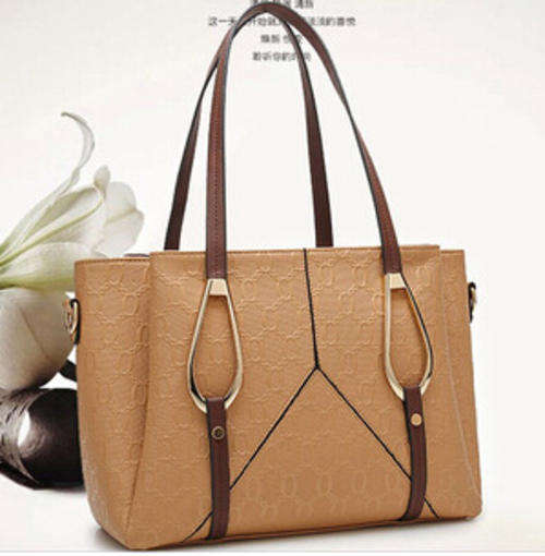 Wild use 3 layers elegant handbag with strape. Khaki color.