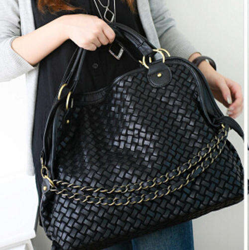 Retro large capacity multi-use chain handbag with strape. Black color. Stock in ZA