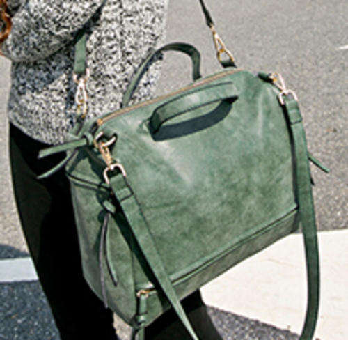 Chamois motor bag, large capacity. Green color. Stock in ZA