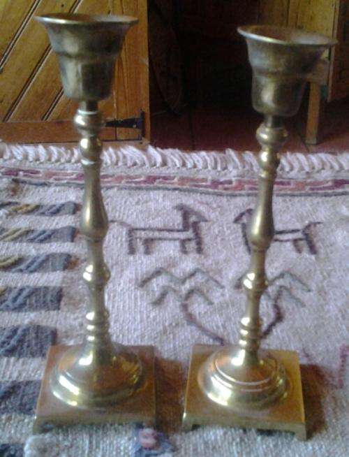 2 x BEAUTIFUL BRASS CHANDELIERS!!!!  Height:  19cm