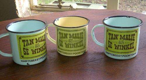 VINTAGE SET OF 3 TAN' MALIE ENAMEL MUGS!!!  HARTEBEESPOORTDAM!!