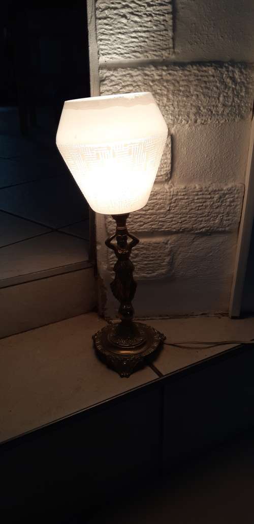 Vintage Art Deco lamp - stunning