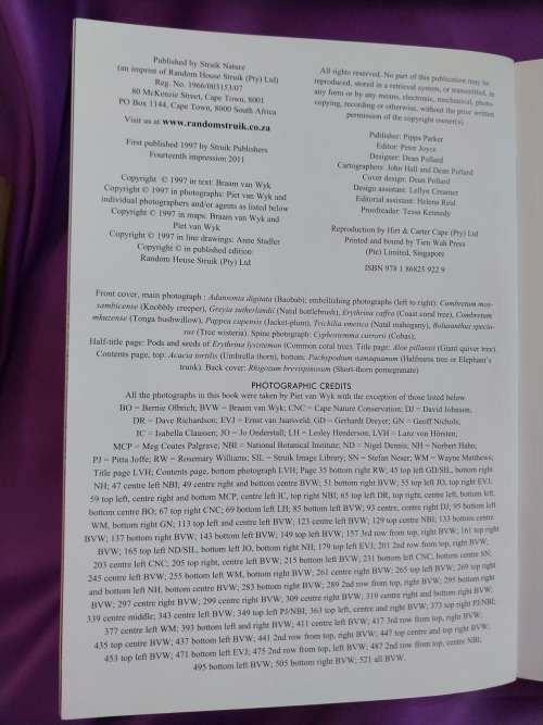 Field guide to trees of Southern Africa (14th ed)