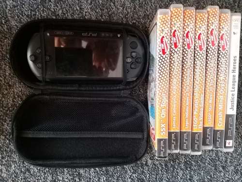 PSP E1004 + 7 GAMES + MEMORY CARD