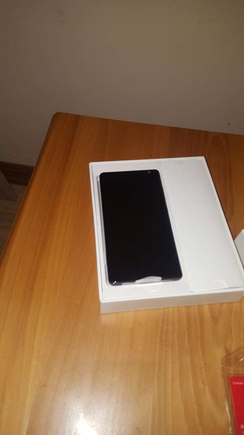 Nokia 8 Sirocco - 6GB Ram 128GB Storage - Brand New