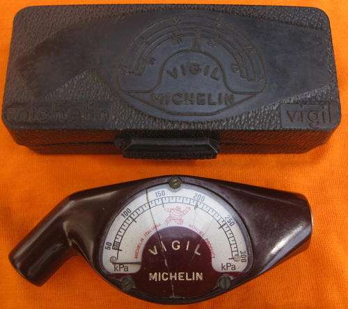 VINTAGE MICHELIN VIGIL TYRE PRESSURE GAUGE Italiania