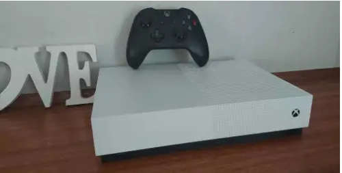 XBOX ONE S 1TB DIGITAL EDITION + CONTROLLER