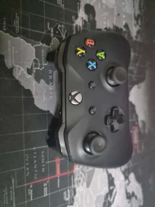 xbox x Black controller wireless compatible with PC and Xbox.