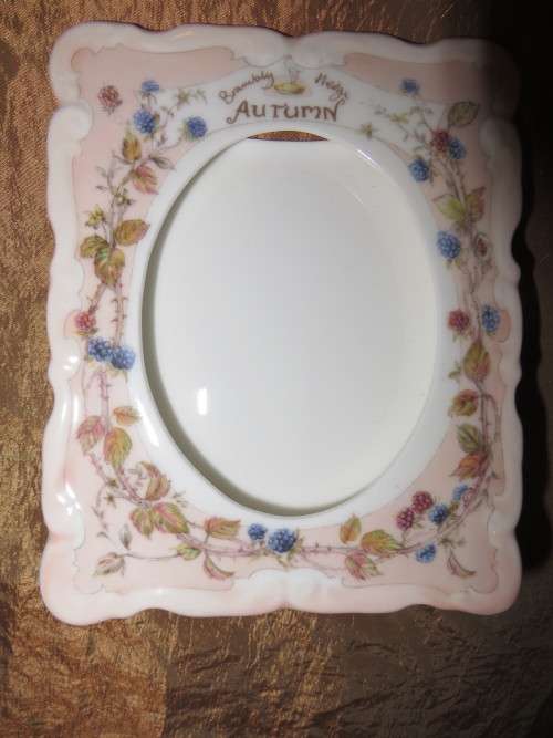 ROYAL DOULTON - Brambly Hedge frame