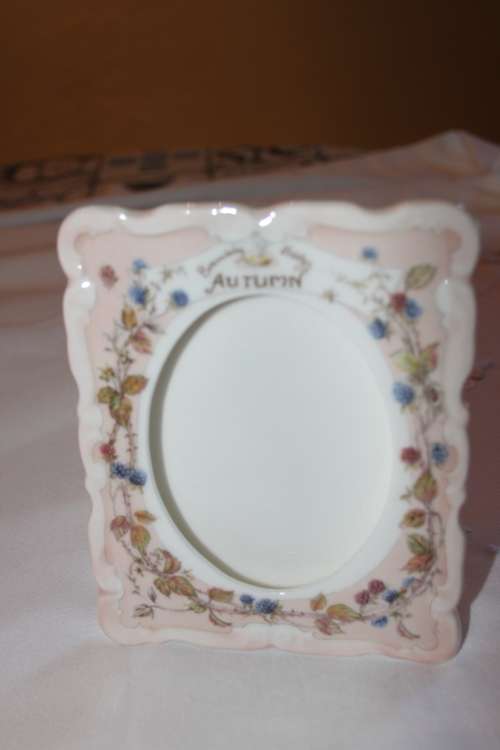 ROYAL DOULTON - Brambly Hedge frame