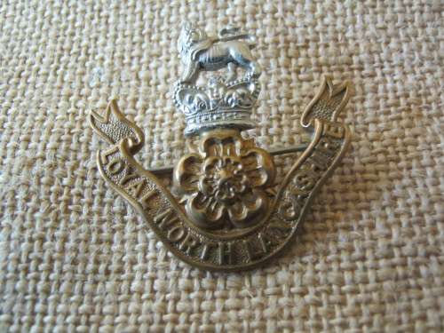 LOYAL NORTH LANCASHIRE REGT. (BOER WAR) WITH SLOUCH HAT PIN