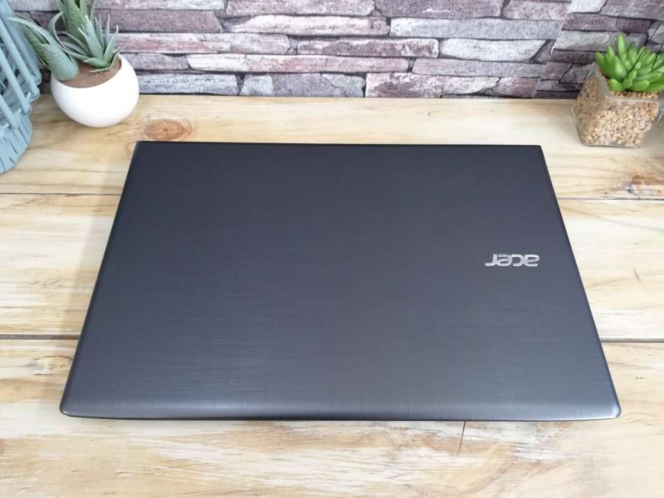 *Gaming & Design* Acer Aspire Pro Core i5-7300U/ 128GB SSD + 1TB HDD/ Nvidia GeForce 940MX/ 8GB DDR4