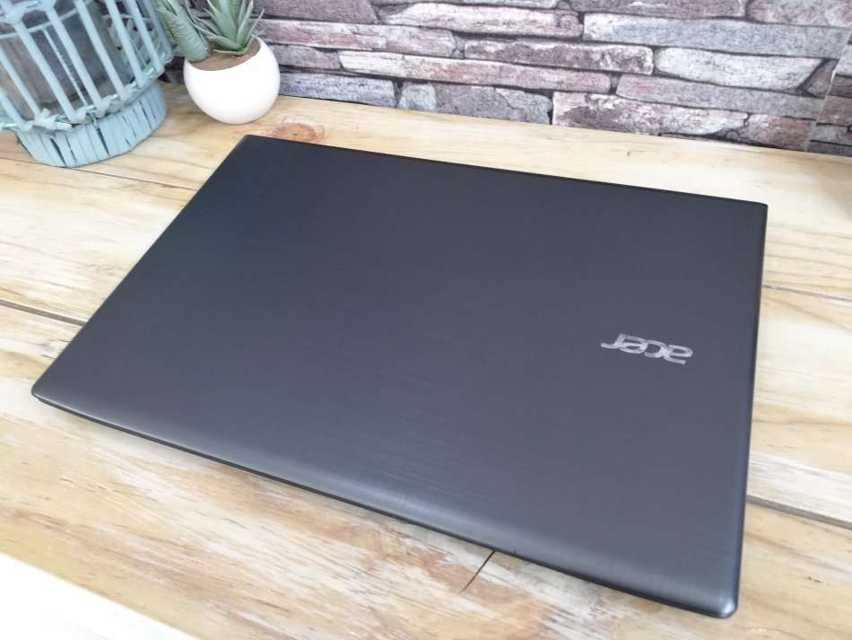 *Gaming & Design* Acer Aspire Pro Core i5-7300U/ 128GB SSD + 1TB HDD/ Nvidia GeForce 940MX/ 8GB DDR4