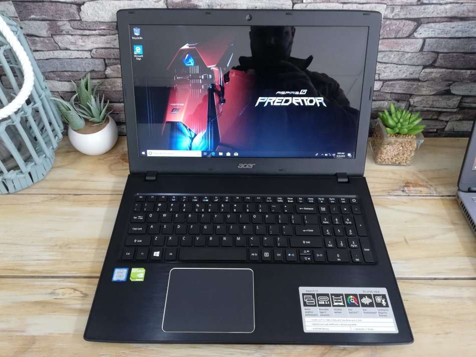 *Gaming & Design* Acer Aspire Pro Core i5-7300U/ 128GB SSD + 1TB HDD/ Nvidia GeForce 940MX/ 8GB DDR4