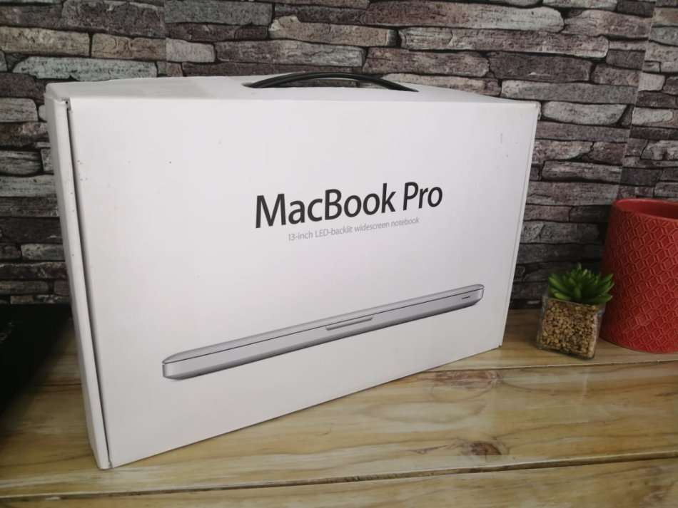 Apple Macbook Pro Core i5 with 250GB SSD & Original Box