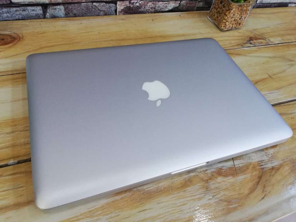 Apple Macbook Pro Core i5 with 250GB SSD & Original Box