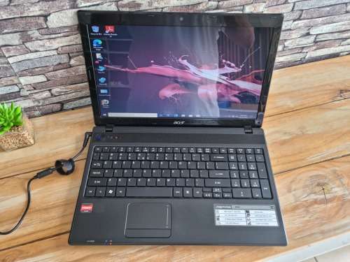 Acer Aspire 5552 AMD Notebook/ 4GB RAM/ 500GB HDD/ 15.6` HD Display/ AMD Radeon Graphics