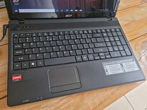 Acer Aspire 5552 AMD Notebook/ 4GB RAM/ 500GB HDD/ 15.6` HD Display/ AMD Radeon Graphics