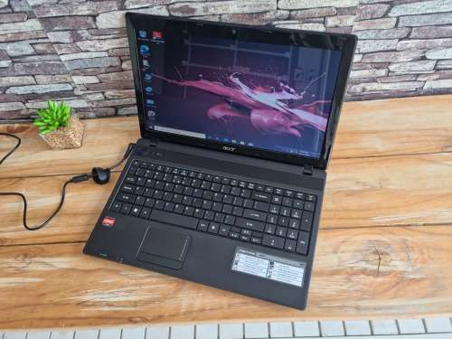 Acer Aspire 5552 AMD Notebook/ 4GB RAM/ 500GB HDD/ 15.6` HD Display/ AMD Radeon Graphics