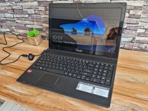 Acer Aspire 5552 AMD Notebook/ 4GB RAM/ 500GB HDD/ 15.6` HD Display/ AMD Radeon Graphics