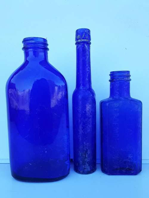 Cobalt blue bottles ×3