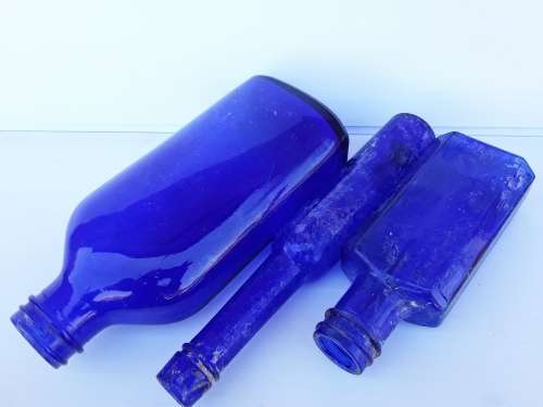 Cobalt blue bottles ×3