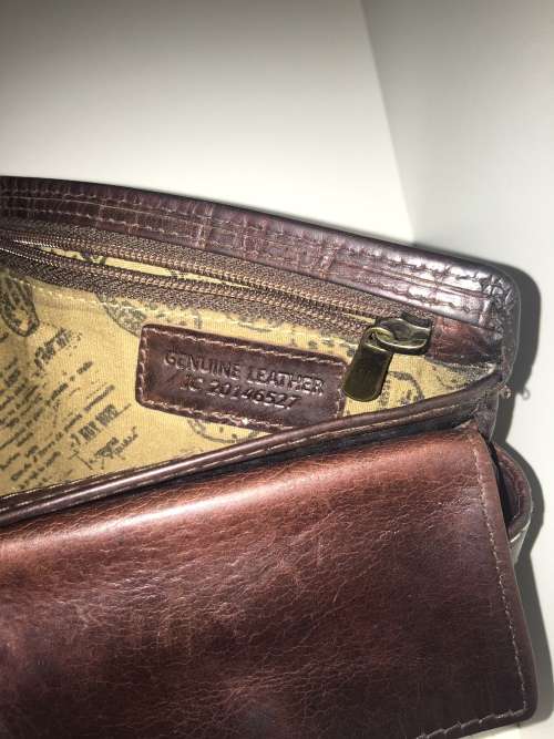 ORIGINAL JACKYLL & HIDE | BI-FOLD WALLET | WAS R999.99 | GENUINE LEATHER