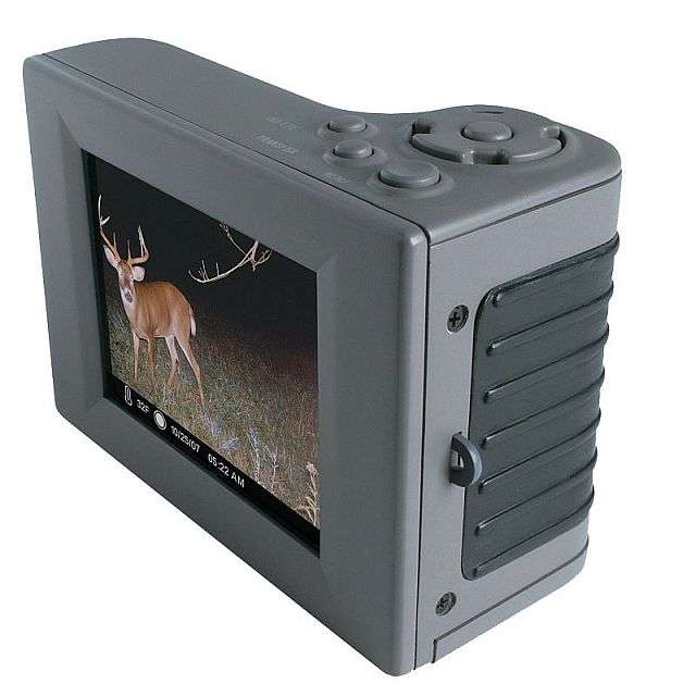 R1.00 NO RESERVE - Moultrie Digital Picture Viewer