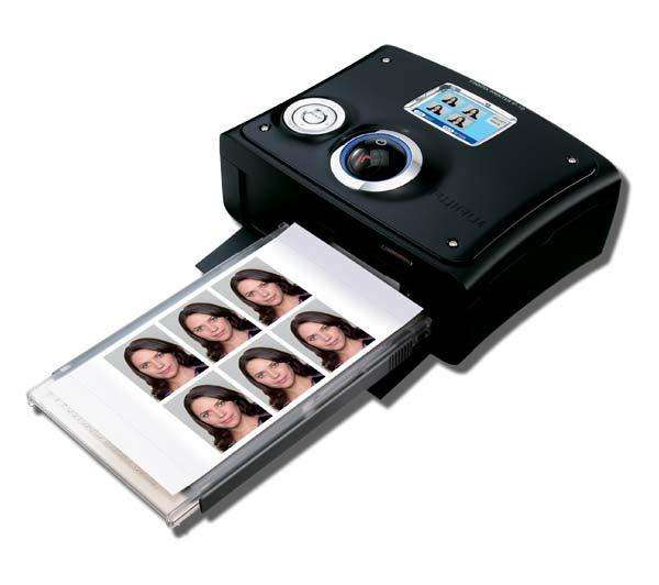 R1.00 NO RESERVE - Start Earning Money from Photography - Fuji FinePix IP10 Digital ID Photo Printer
