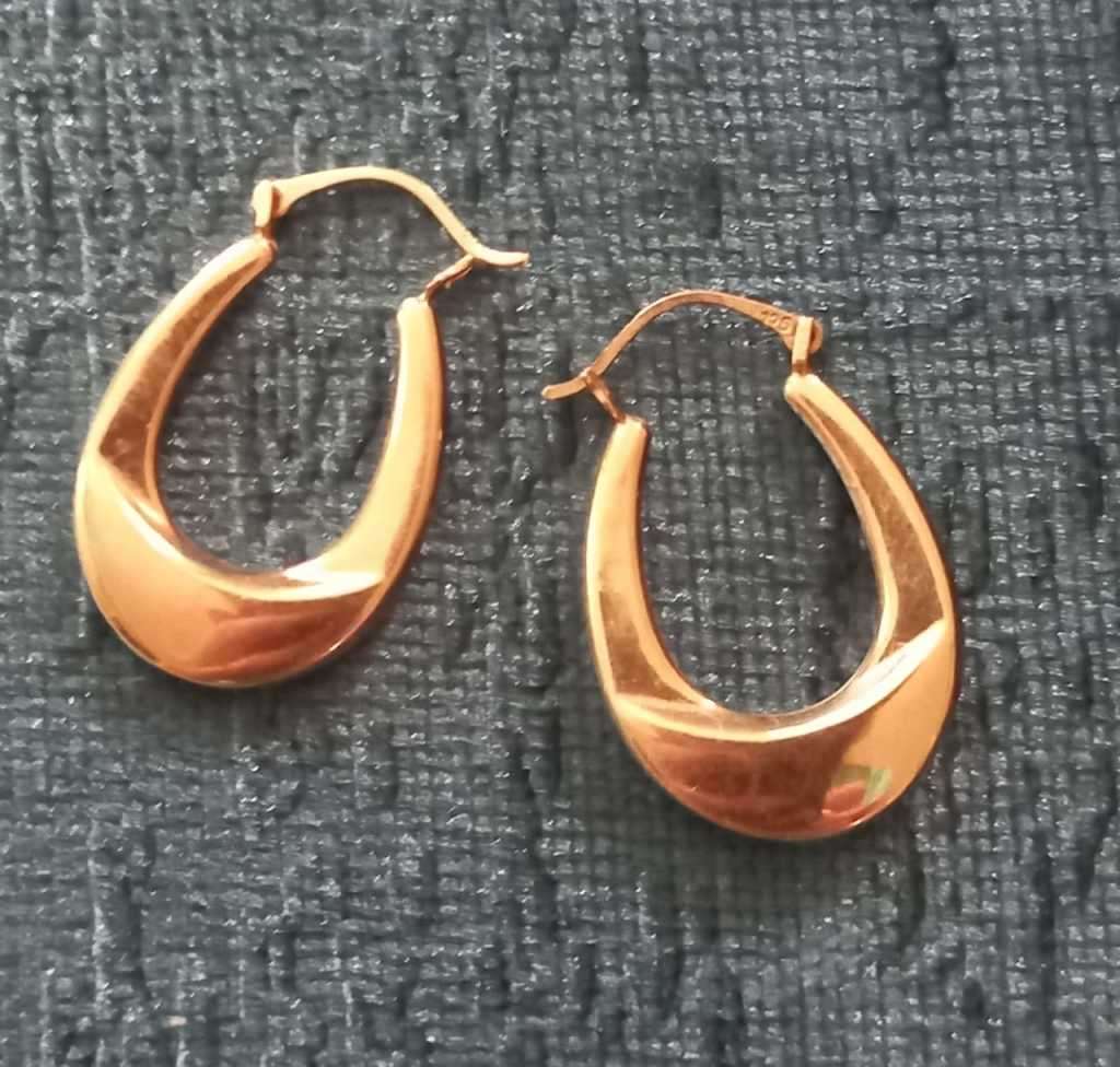 9 ct Gold earrings