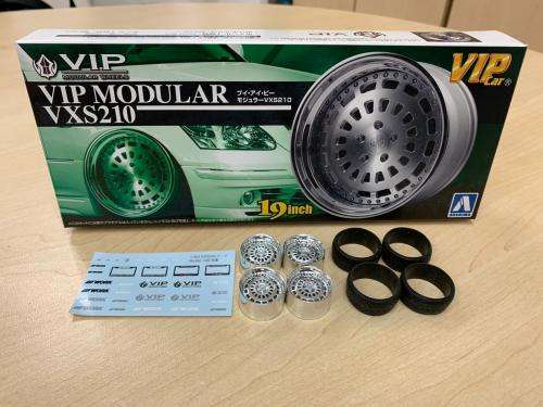 AOSHIMA VIP Modular VX210 model car rim and tyre set 1:24 - 19 Inch