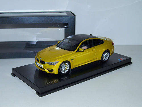 BMW M4 by Paragon 1:18