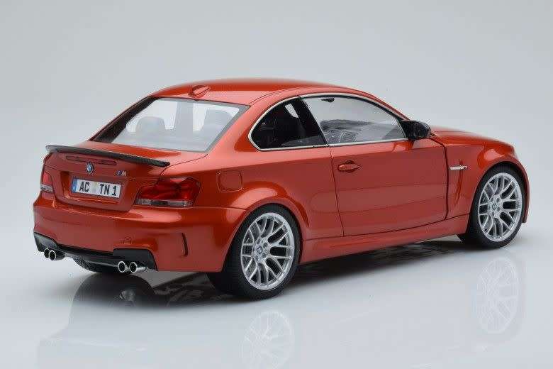 BMW 1M - COLLECTORS PIECE. (Die cast) 1:18 - LIMITED EDITION - RARE MODEL